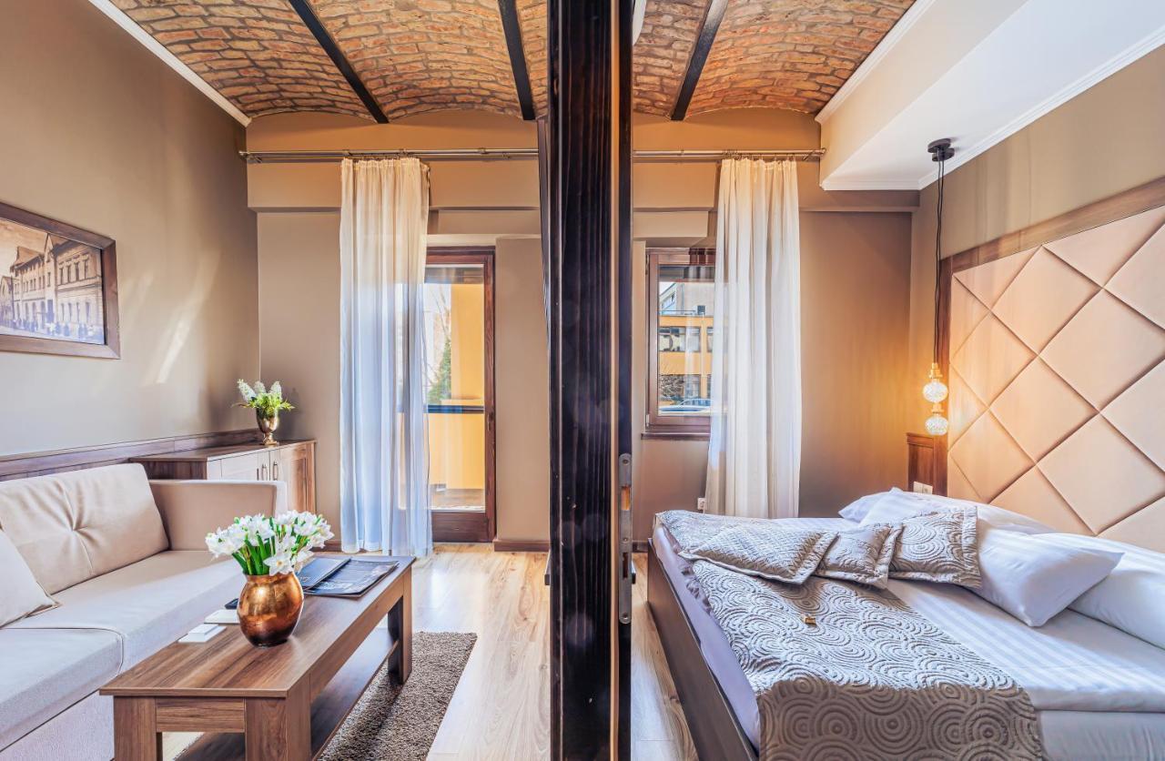 Komlo Hotel ยูลา ภายนอก รูปภาพ