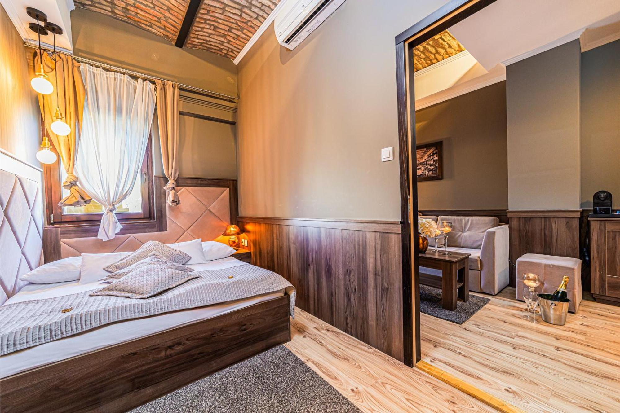 Komlo Hotel ยูลา ภายนอก รูปภาพ