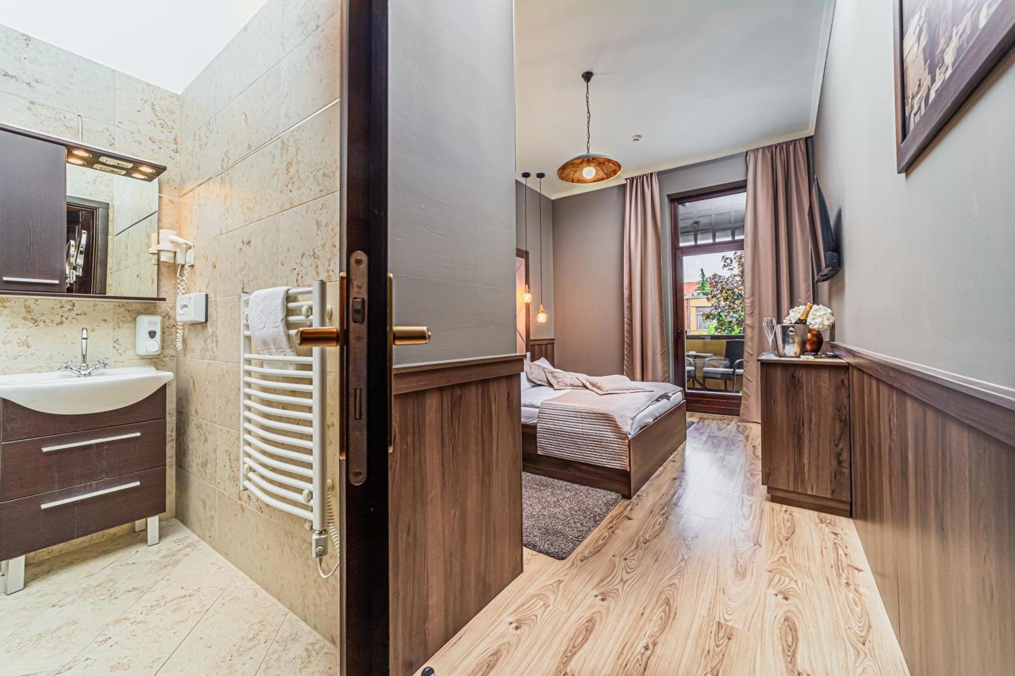 Komlo Hotel ยูลา ภายนอก รูปภาพ