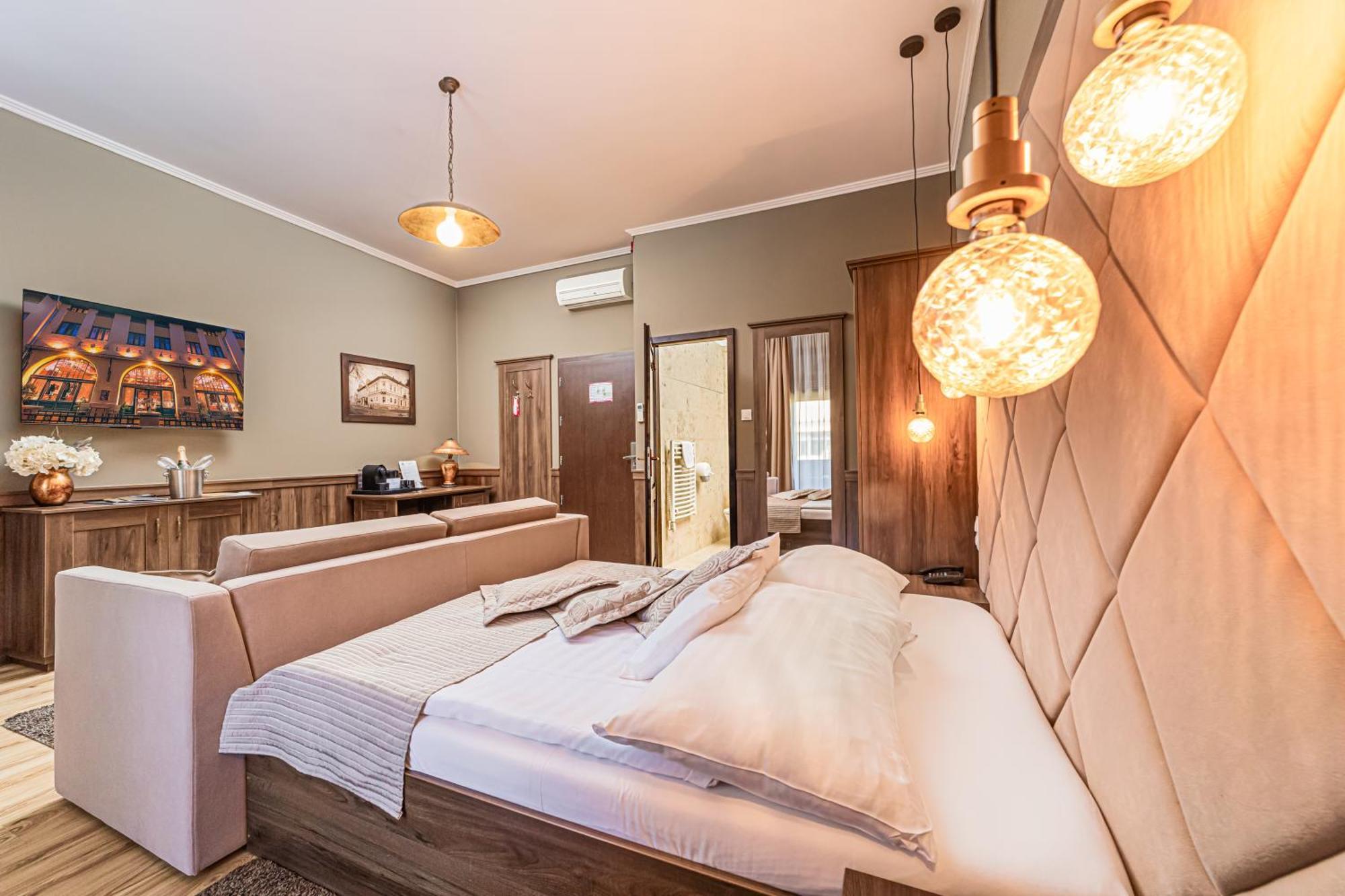 Komlo Hotel ยูลา ภายนอก รูปภาพ