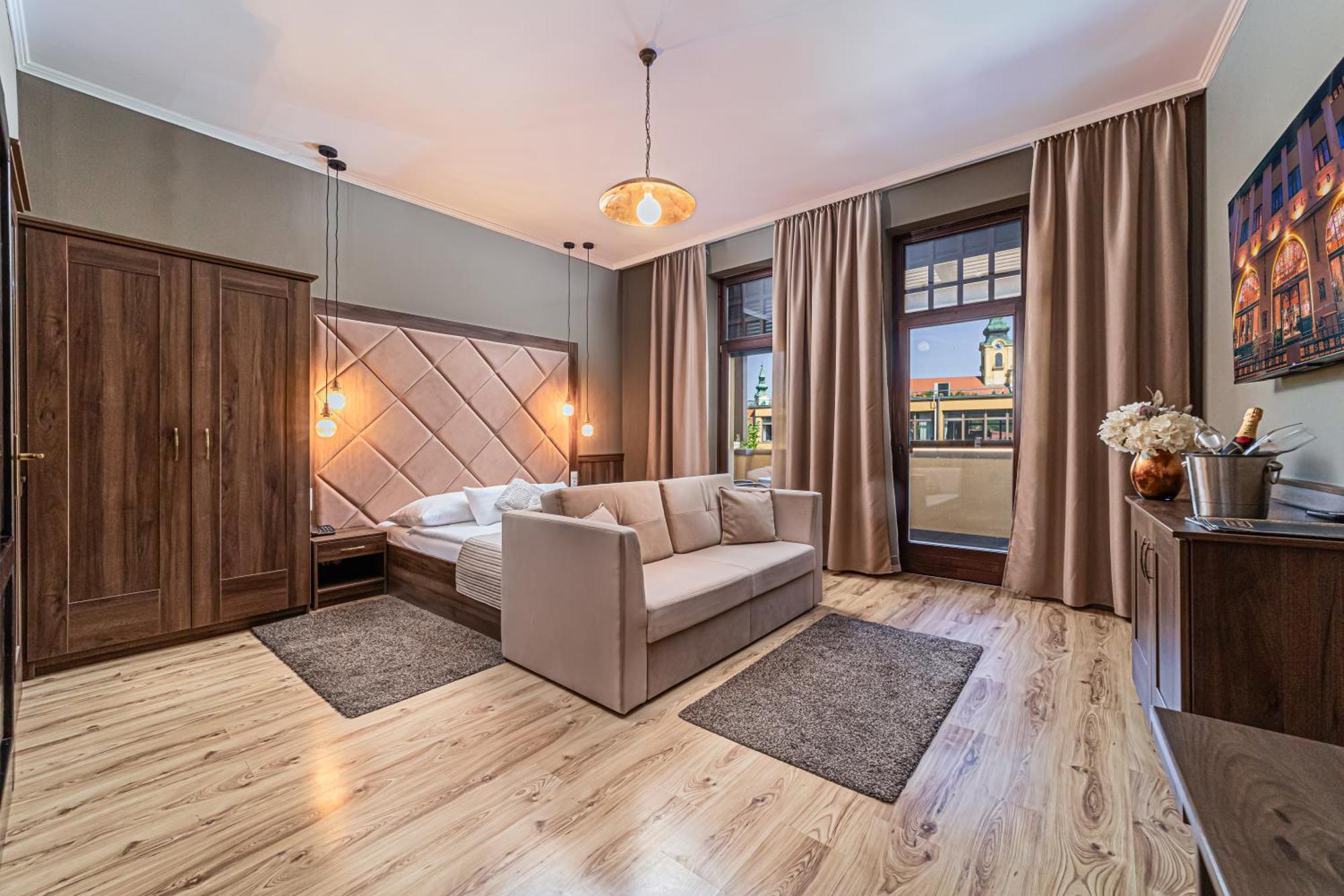 Komlo Hotel ยูลา ภายนอก รูปภาพ