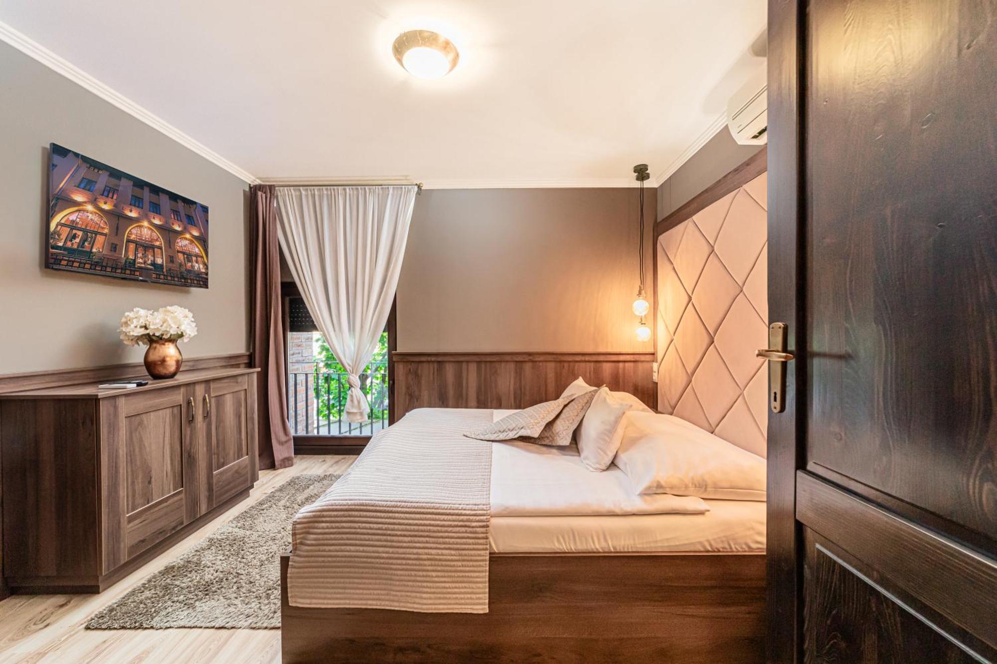 Komlo Hotel ยูลา ภายนอก รูปภาพ