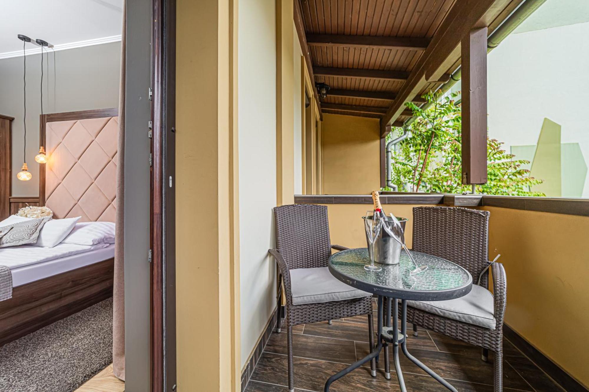 Komlo Hotel ยูลา ภายนอก รูปภาพ