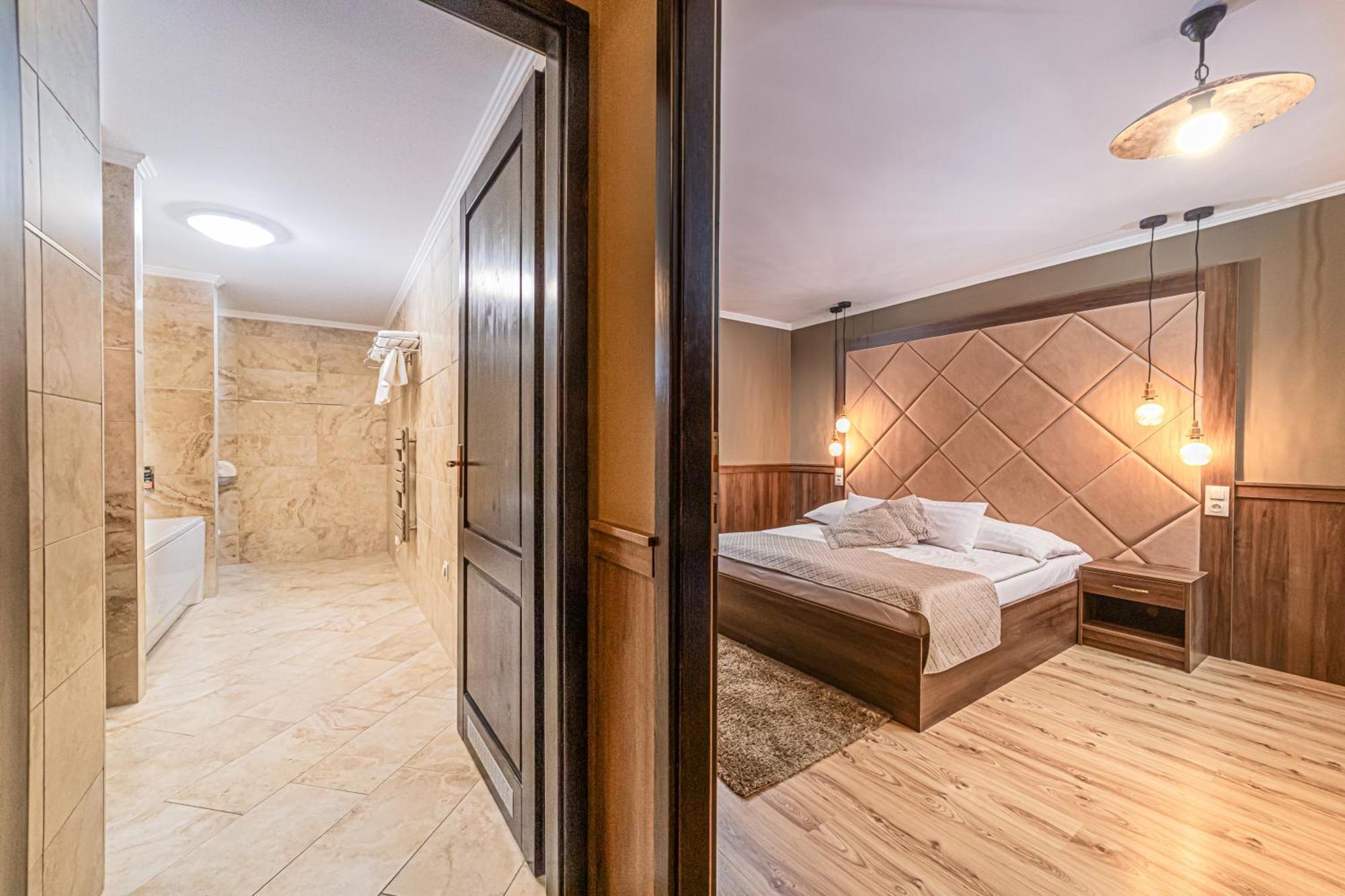 Komlo Hotel ยูลา ภายนอก รูปภาพ