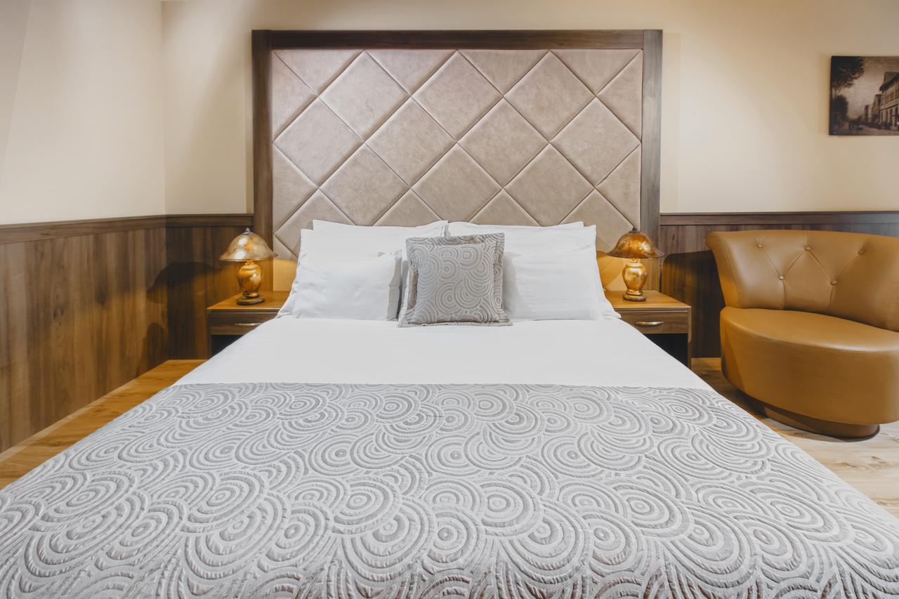 Komlo Hotel ยูลา ภายนอก รูปภาพ
